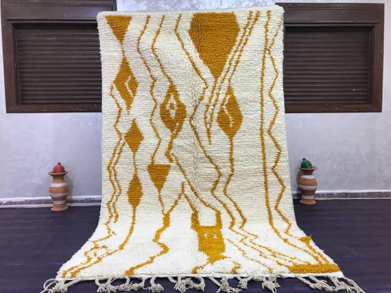 Berber Wool Rug: Handwoven Moroccan Design (Soft, Shaggy, Durable)