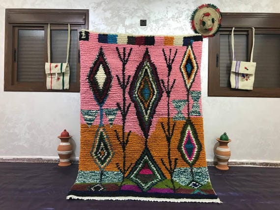 Boho Moroccan Wool Rug: Pink Diamond Pattern, Soft Texture