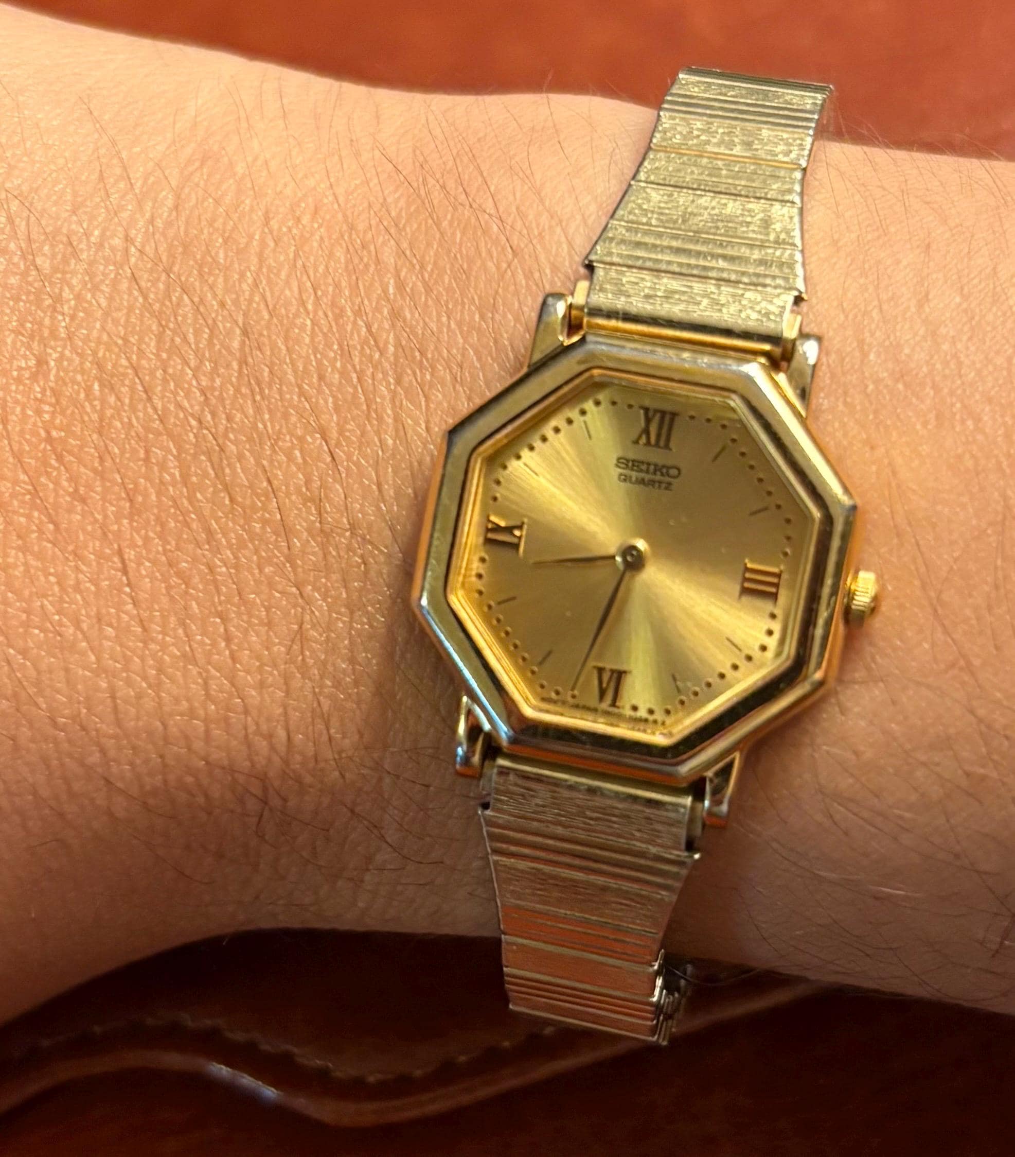 90s Vintage Seiko quartz watch オクタゴン Vintage Seiko Quartz Watch – Octagon Gold-tone Dial - Etsy