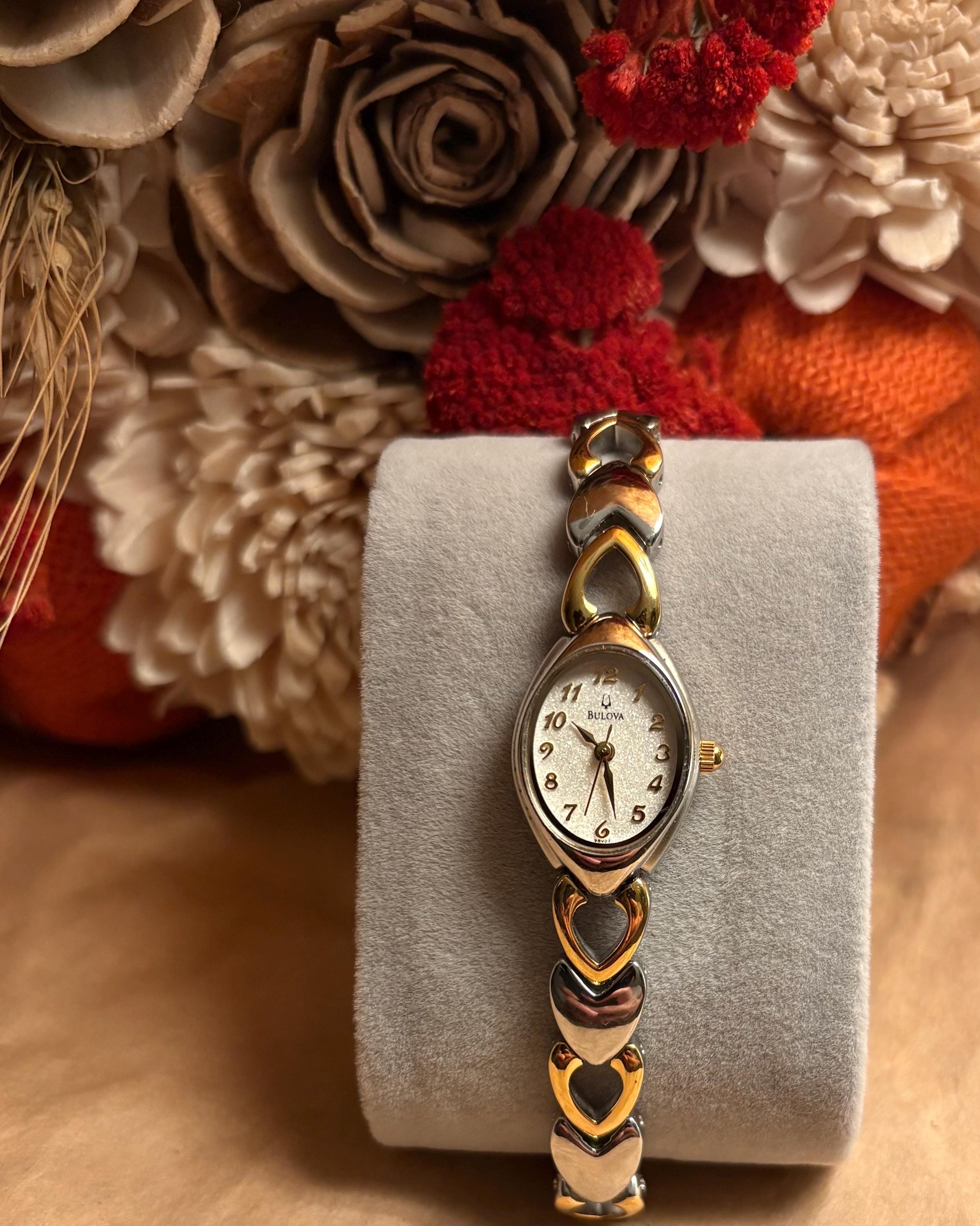 VTG Bulova Two-Tone Heart Link Women\'s Watch - Gold & Silver Bulova | Women main image 4