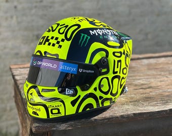 Lando Norris Helmet - McLaren 2022 Team - Formula 1