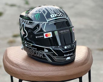 Oscar Piastri Helm 81 – McLaren F1 2023 | Dekorative Replik | Monster Black Design