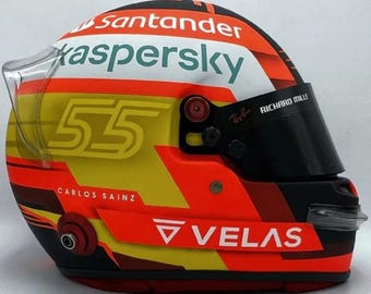 Carlos Sainz's helmet - Scuderia Ferrari 2022 - Formula 1