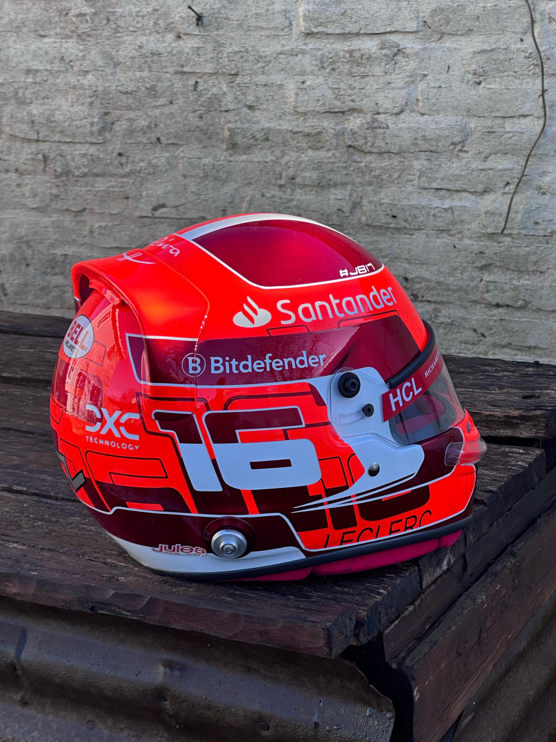 シャルル・ルクレール フェラーリ F1 レプリカヘルメット 