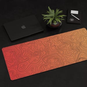 Tapis de bureau topographique Burn - Grand 16 x 35 pouces
