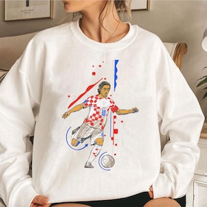 Luka Modric Croatia Vintage Design Sweatshirt, Football Sweatshirt, Modric Sweatshirt, Real Madrid, Croatia, Gift for Him