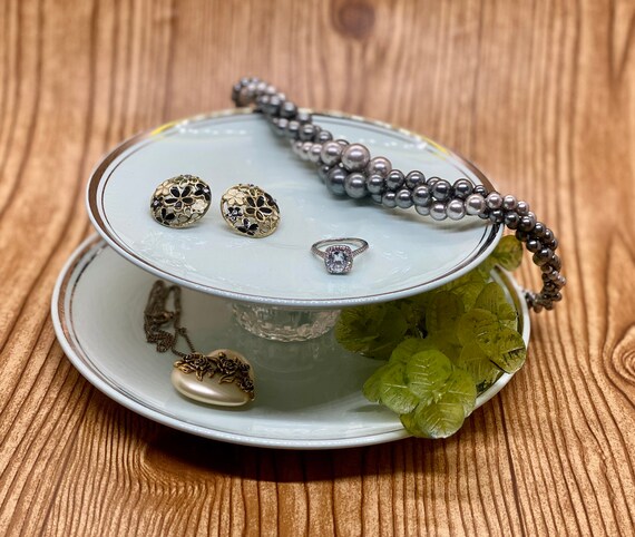 Tiered shop jewelry tray