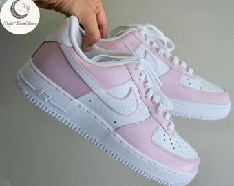 カスタムピンクトーンAF1スニーカー、エアフォース1ハンドペイント、パーソナライズシューズ