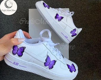 Aangepaste paarse vlinders AF1-sneakers, Air Force 1 handgeschilderde, gepersonaliseerde schoenen
