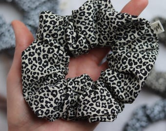 Scrunchie in leopard print | New design | 3 sizes | Matching look for mom and baby | Hair tie | Ponytail tie | Gentle on hair