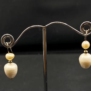 Beautiful Elegant freah water pearls earrings