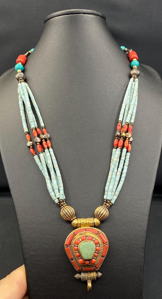 Vintage Turquoise and Coral Necklace: Beaded Nepal Jewelry  display picture 3