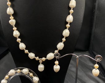 Elegant Natural Fresh water pearls jewellery set  Necklace, bracelet and earrings