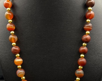 Vintage Agate Bead Necklace: Natural Stone Jewelry
