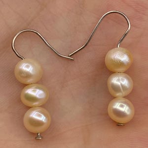 Beautiful Elegant freah water pearls earrings