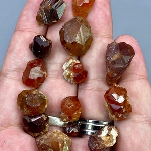 196 Carat Rare Terminated Garnet Crystals Natural High-Quality Healing Stone & Mineral Specimen From Pakistan