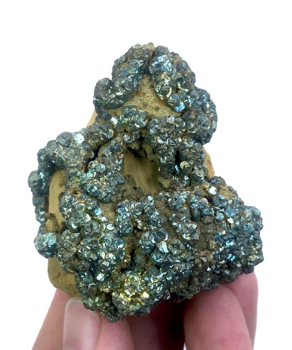 ドゥルージーパイライトクラスター：129グラムの原石クリスタル