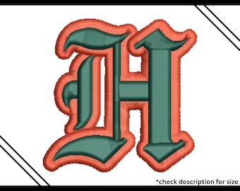 Op de afbeelding: Gedigitaliseerd machineborduur bestand met een 3D puff ontwerp van de letter "H". De letter is teal met een rood-oranje omtrek. De tekst "3D PUFF" staat onderaan en "Digitized Machine Embroidery Files" bovenaan.