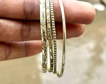 Juego de 4 pulseras de latón macizo hechas a mano - Pulseras apilables