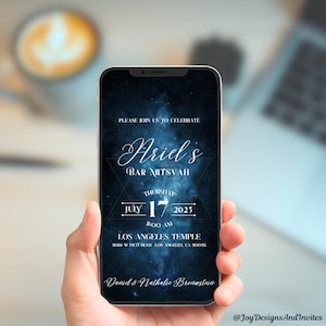 Puede incluir: Una invitación digital para una Bar Mitzvah con un fondo de galaxia. La invitación dice "Por favor, únase a nosotros para celebrar la Bar Mitzvah de Ariel. Jueves, 17 de julio de 2025, 8:00 AM, Templo de Los Ángeles, 8566 W Pico Blvd Los Ángeles, CA 90035, David & Nathalie Bronwstein, @Joy Designs AndInvites".