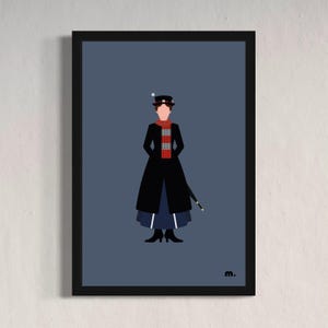 Puede incluir: Impresión artística enmarcada con una ilustración minimalista de un personaje con un abrigo negro largo, una bufanda con rayas rojas y blancas y un sombrero. El fondo es de color azul grisáceo liso. Un paraguas negro se sostiene en una mano.