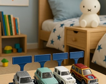Expositor de coches de fundición a presión imprimible en 3D (STL) – Organizador de Hot Wheels con ranura para placa de identificación