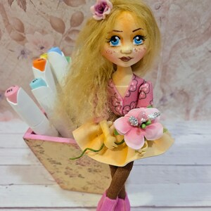 Supporto portaoggetti unico per bambina con fiori retrò, accessorio da scrivania fatto a mano, opzione fioriera