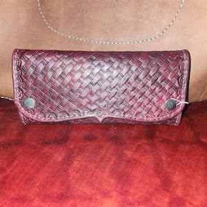 Cartera para chequera de cuero repujado color sangre de buey: cartera larga de tejido de cesta, hecha a mano con ranura para identificación de cuero, 4 compartimentos para tarjetas y porta chequera.