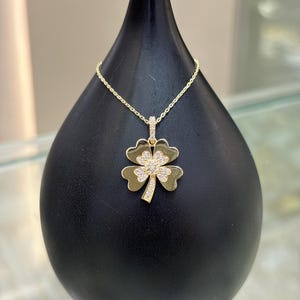 14K Solid Gold Czterolistna Koniczyna Charm Wisiorek, Naszyjnik Koniczyna na Szczęście, Symbol Szczęścia, Biżuteria ze Złota 14k, Biżuteria na Szczęśliwy Prezent, Naszyjnik