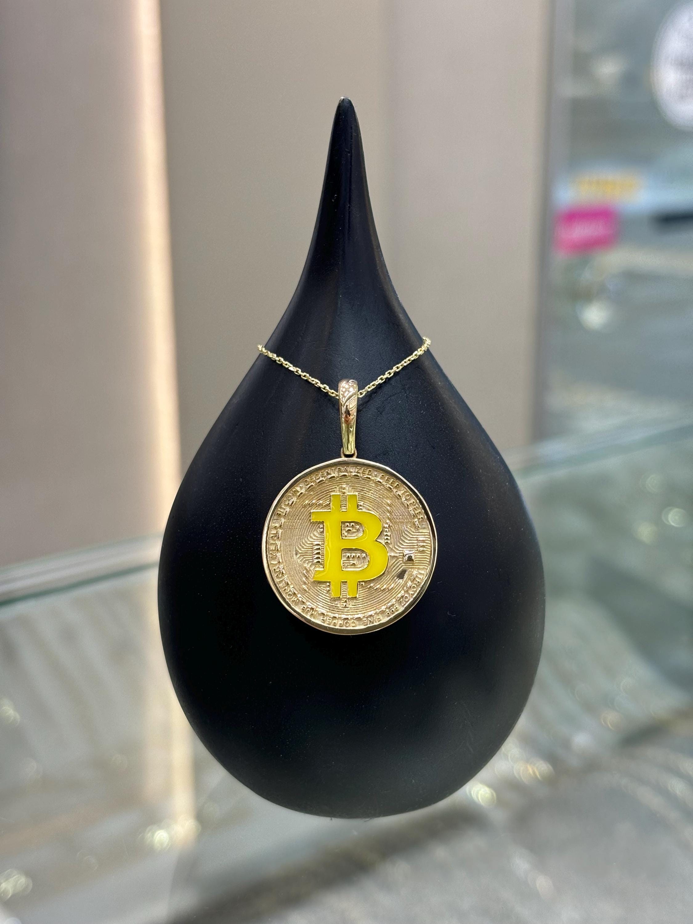 Colar Bitcoin em Ouro Maciço 14K, Moeda BTC, Pingente Bitcoin, Pingente  Bitcoin, Moeda Crypto Gold, Joia para Presente, Brincos BTC, Presente de  Luxo para Ele - Etsy Portugal