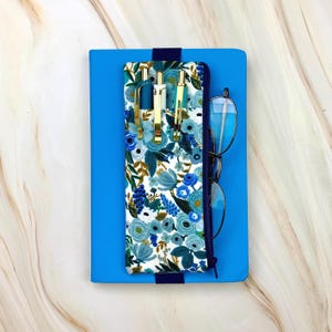 Attachable Pen and Glasses Case with Elastic Band, Book Band Pen Keeper for Agenda, Zipper Pouch for Journal, Planner, or Notebook