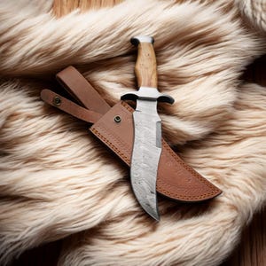 Custom Handmade Damascus Steel Hunting Knife With Leather Sheath , Hand Forged Hunting Bowie Knife With Olive Wood Handle