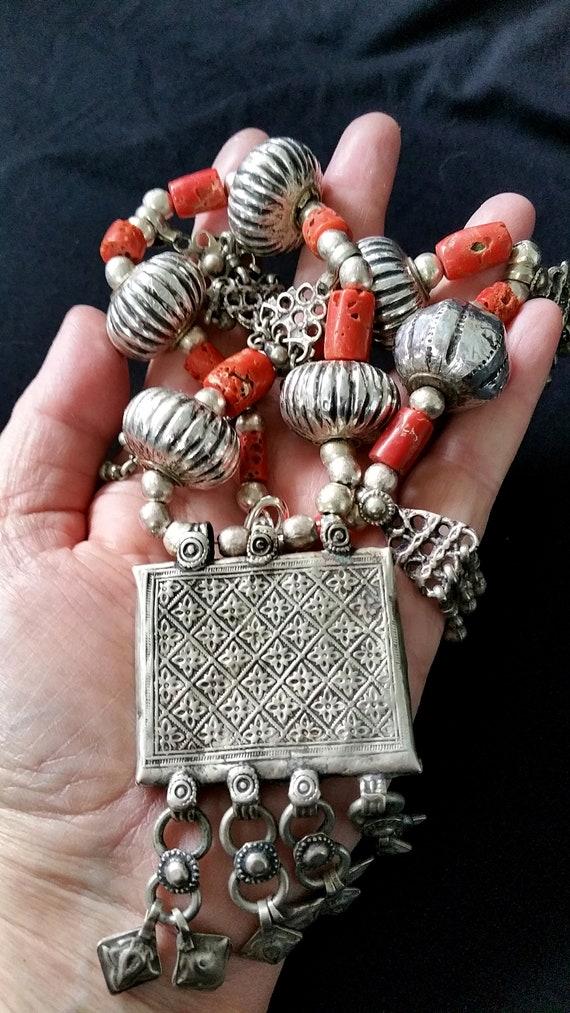 Lovely vintage silver Afghan beads and pendants w… - image 9