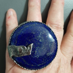 Large round Lapis Lazuli stone in modernist artisan oxidized sterling silver statement ring US size adjustable. tribalgallery image 2