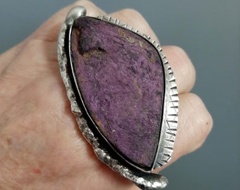 Modernist oxidized raw sterling silver statement ring + Australian Purpurite druzy gemstone US size 10. tribalgallery