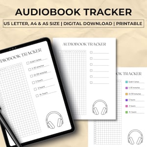 Könnte beinhalten: Ein Hörbuch-Tracker, der auf einem Tablet und zwei Papierbögen angezeigt wird. Der Text "AUDIOBOOK TRACKER" steht oben. Der Tracker enthält Abschnitte zur Verfolgung der Hörzeit und ein Kalenderraster. Ein schwarzer Stift liegt auf dem Tablet.