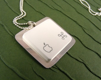 Collar con teclado de Mac reciclado - Joyería de plata de ley para ordenadores Apple