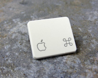 Apple mando clave, Pin, reciclado, Mac, teclado, llave, joyería, hecho a mano, boda, cumpleaños, aniversario, regalo