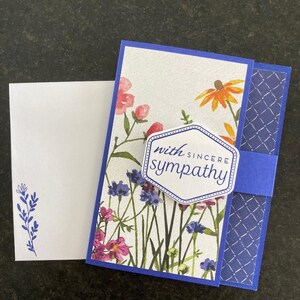 Cartão de simpatia. Cartões exclusivos. Cartões florais. Envelopes combinando. Cartões comemorativos.