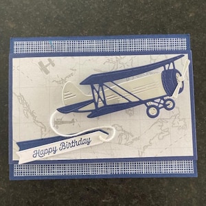 Biglietto di auguri aereo. Biglietto di auguri di compleanno 3D. Biglietto di compleanno unico fatto a mano. Biglietto di compleanno per ragazzi. Biglietto di compleanno per l'aviazione. Biglietto di auguri.