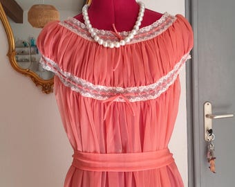 Very pretty nightgown, size 38/40, vintage negligee from 1950