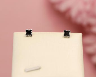 S925 Sterling Silver Black Four-Leaf Clover Stud Earrings - Nature-Inspired Floral Earrings, Sweet & Elegant