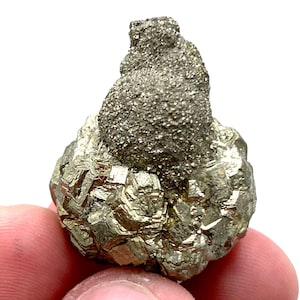 27 Gramm Sehr Schimmernder Markasit Rohstein Aus Pakistan