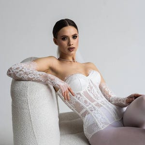 Wedding corset top with cups, overbust  custom wedding corset dress, plus size fairy corset, bustier top, renaissance corset with bones