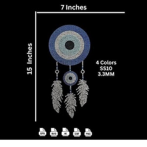 以下が含まれることがあります： 青と白のラインストーンのドリームキャッチャーのデザイン。幅17.78cm、高さ38.1cmで、3つの羽のチャームが付いています。画像には「4 Colors SS10 3.3MM」というテキストが含まれています。