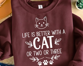 La vida es mejor con un gato SVG PNG, Cita para amantes de los gatos SVG, Dicho gracioso sobre gatos, Amante de las mascotas PNG, Diseño de camiseta para mamá gata (Descarga digital)