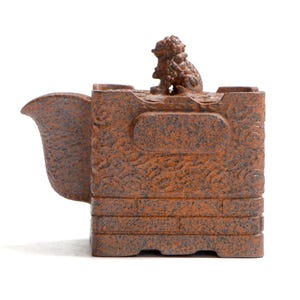 Square Yixing Clay Teapot – Traditional Gongfu Tea Ceremony Teapot, ceramic product