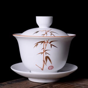 Elegant Porcelain Gaiwan with Bamboo Design – Traditional Chinese Tea Cup