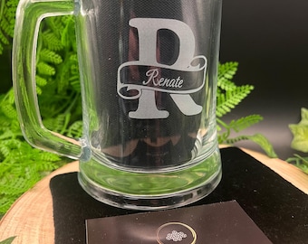 Jarra de cerveza personalizada de 0,5 l con monograma y nombre. Grabado láser de alta calidad. Regalo para amantes de la cerveza.