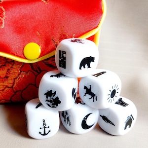 Kostki do wróżenia Lenormand, białe akrylowe, zestaw 6 sztuk z etui